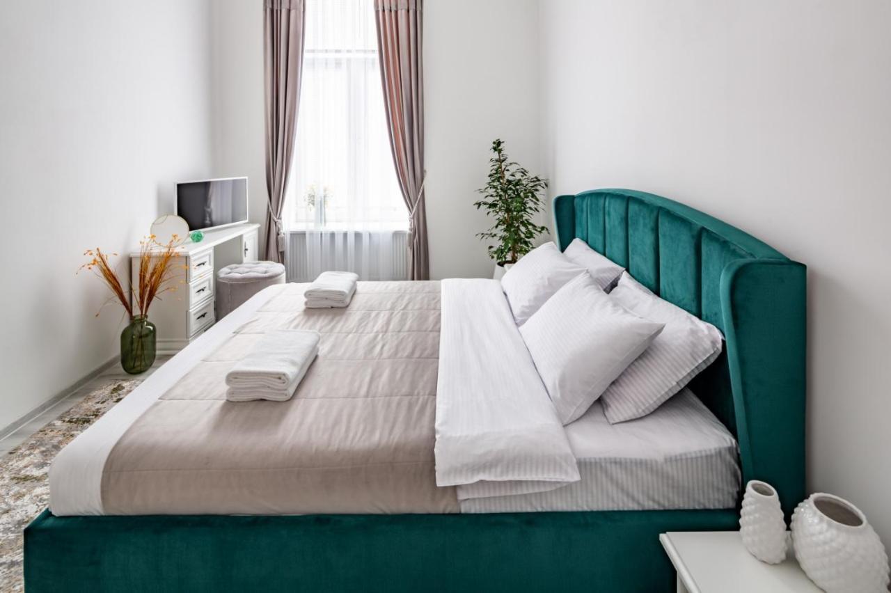 Apartment Avangard Shevchenko Avenue*