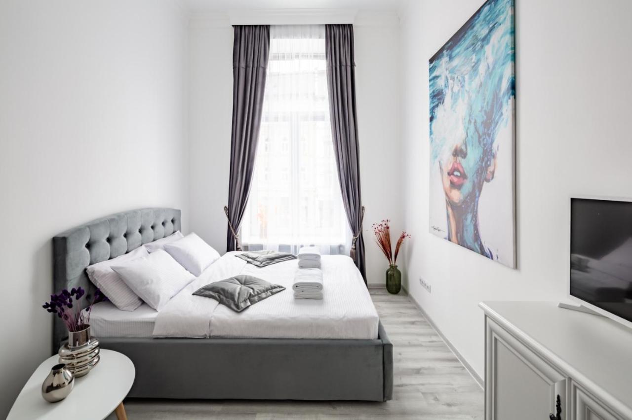Avangard Shevchenko Avenue 25 Apartment Lviv